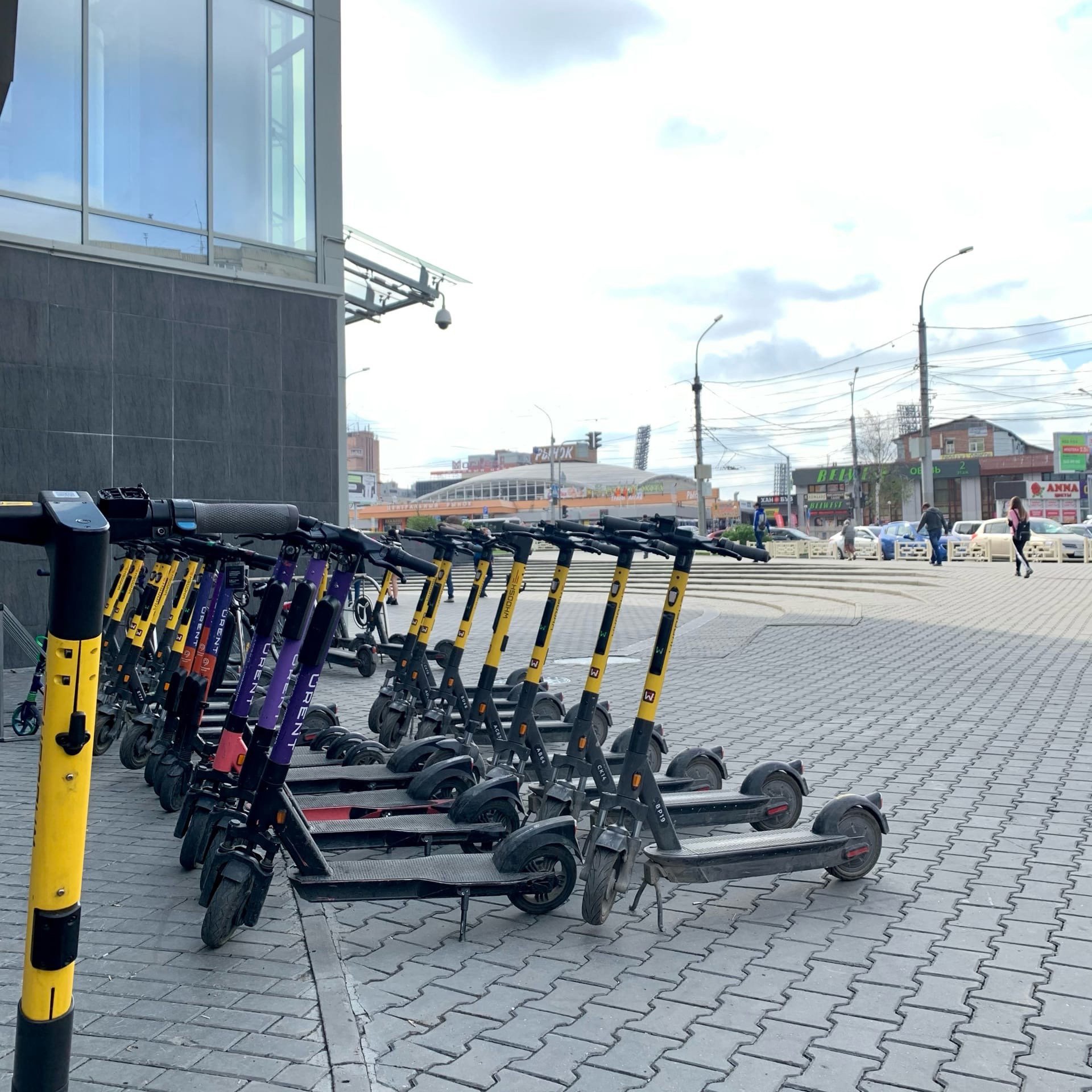 Парковка для велосипедов и самокатов в ТРЦ «Галерея Новосибирск»