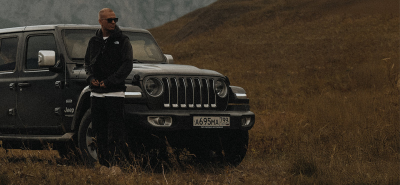 25AW_Hiker-08_800x370 (1).jpg